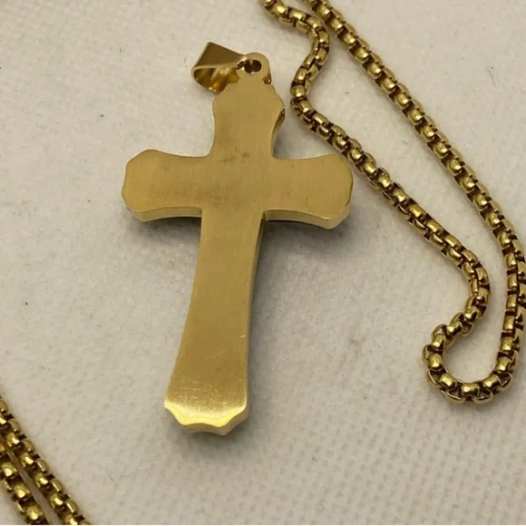 Large Cross With Rolo Chain - Picture 3 of 5